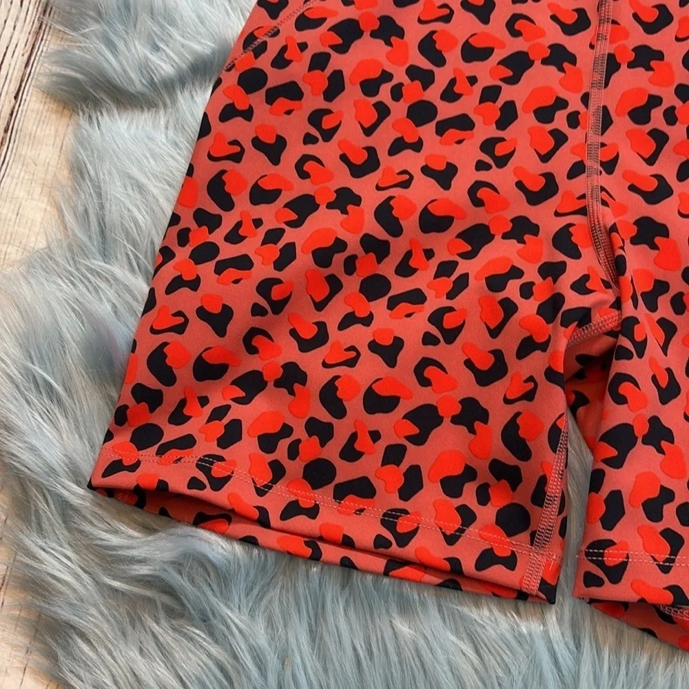 NWT J. Lindberg Ekon Print Golf Shorts Faded Rose Animal sz S